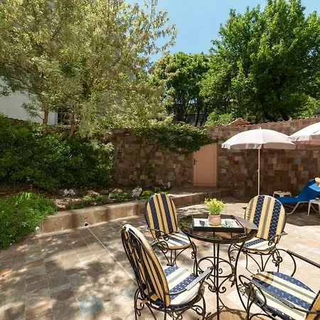 Deluxe And Garden Daire *