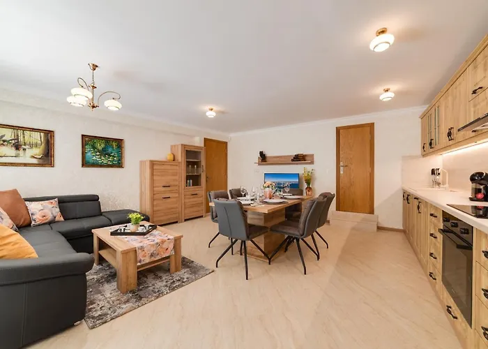 Deluxe And Garden Varna