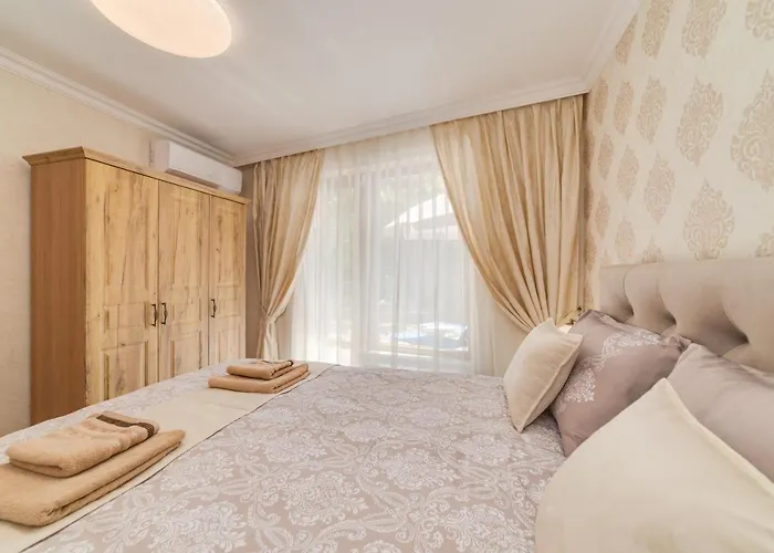 Deluxe And Garden Daire