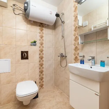 Deluxe And Garden Varna