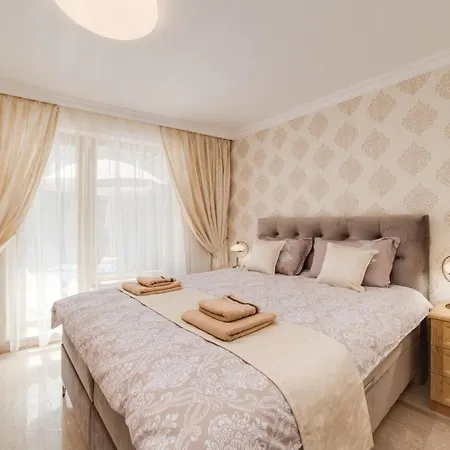 Deluxe And Garden Varna