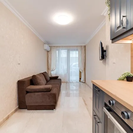 Deluxe And Garden Varna